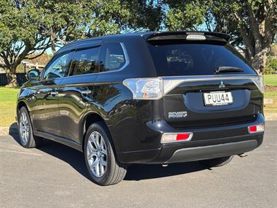 2013 Mitsubishi Outlander - Thumbnail