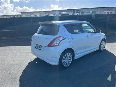 2012 Suzuki Swift - Thumbnail
