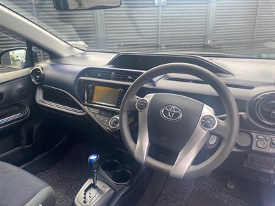 2016 Toyota Aqua - Thumbnail