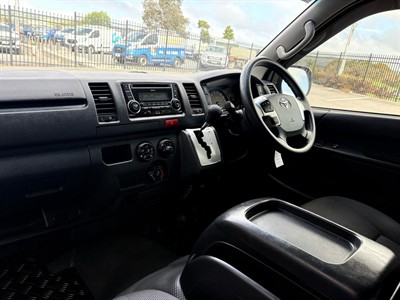 2018 Toyota Hiace - Thumbnail