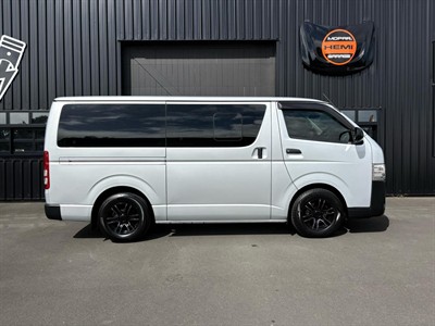 2018 Toyota Hiace - Thumbnail