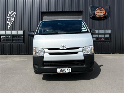 2018 Toyota Hiace - Thumbnail