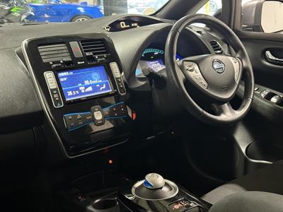 2015 Nissan Leaf - Thumbnail