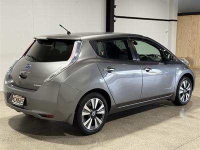 2015 Nissan Leaf - Thumbnail