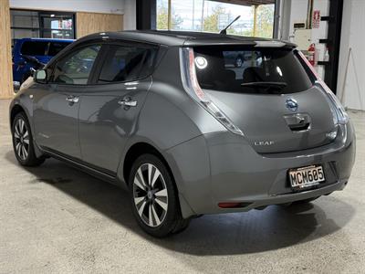 2015 Nissan Leaf - Thumbnail