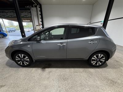 2015 Nissan Leaf - Thumbnail