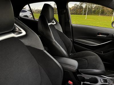 2018 Toyota Corolla - Thumbnail