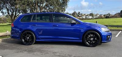 2016 Volkswagen Golf - Thumbnail