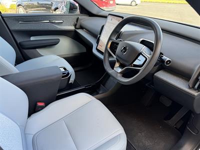 2024 Volvo EX30 - Thumbnail