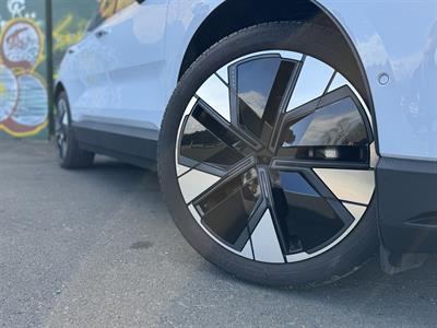 2024 Volvo EX30 - Thumbnail