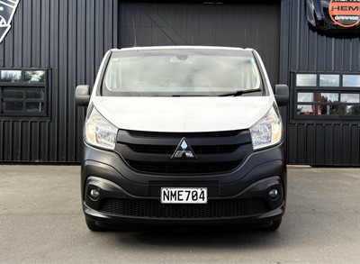 2021 Mitsubishi Express - Thumbnail