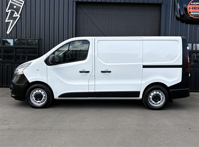 2021 Mitsubishi Express - Thumbnail