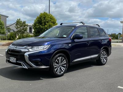 2022 Mitsubishi Outlander - Thumbnail