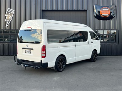 2017 Toyota Hiace - Thumbnail