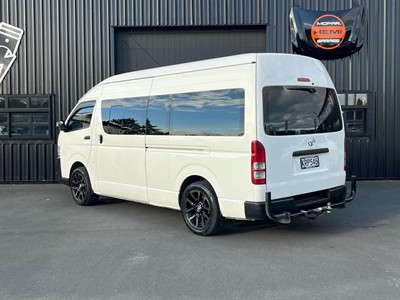 2017 Toyota Hiace - Thumbnail