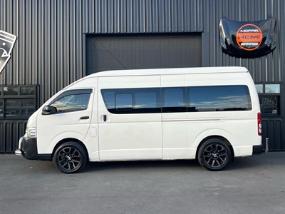 2017 Toyota Hiace - Thumbnail