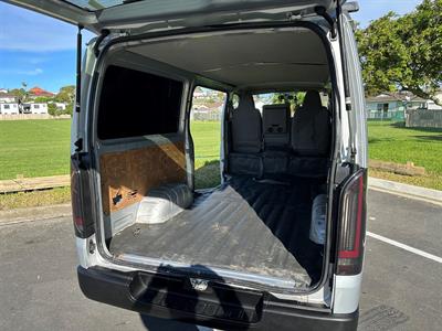 2007 Toyota Hiace - Thumbnail
