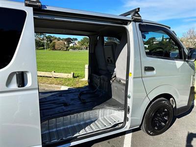 2007 Toyota Hiace - Thumbnail