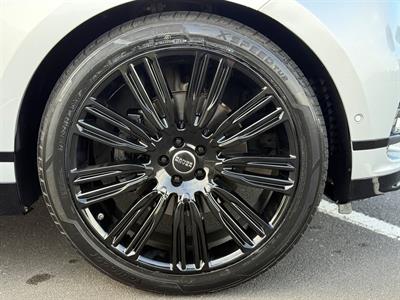 2019 Land Rover Range Rover Velar - Thumbnail