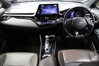 2017 Toyota C-HR - Thumbnail