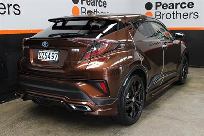 2017 Toyota C-HR - Thumbnail