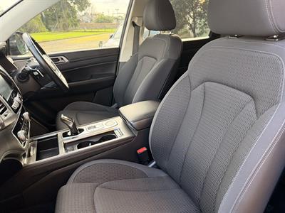 2021 Ssangyong Rexton - Thumbnail