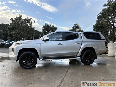 2021 Mitsubishi Triton - Thumbnail