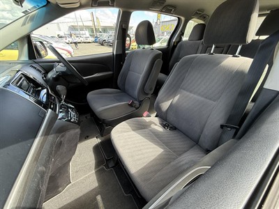 2012 Toyota Estima - Thumbnail