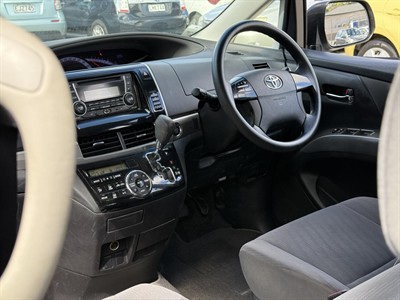 2012 Toyota Estima - Thumbnail