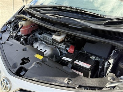 2012 Toyota Estima - Thumbnail