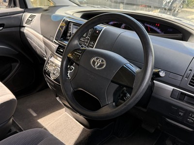 2012 Toyota Estima - Thumbnail