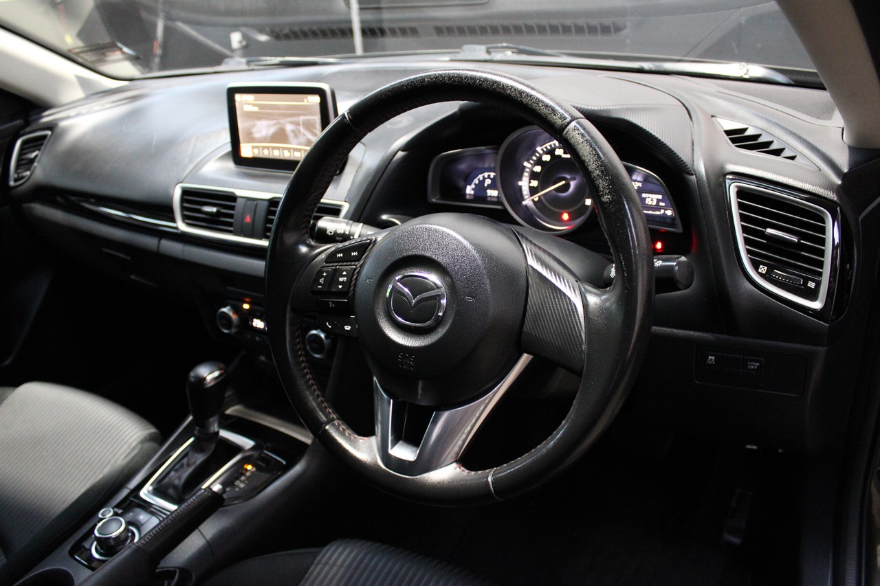 2013 Mazda Axela