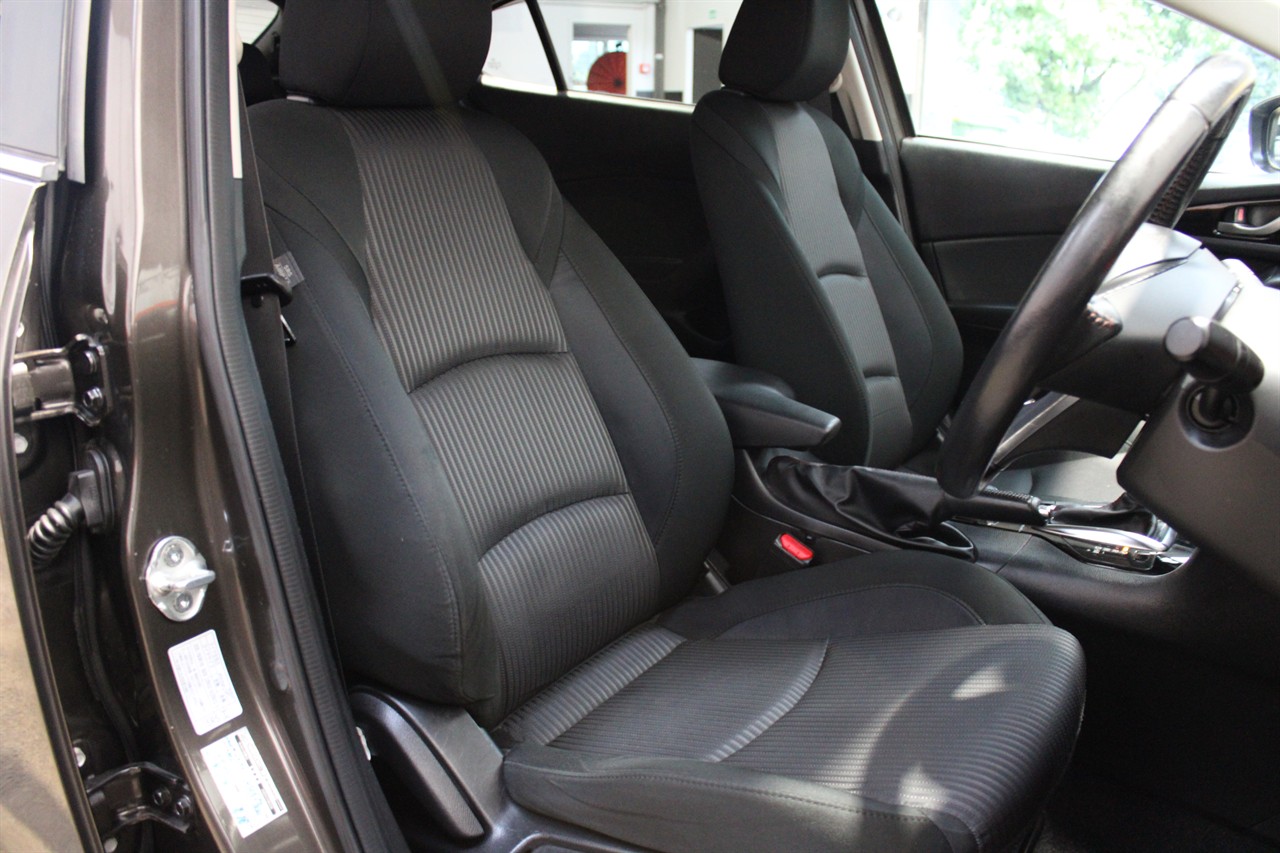 2013 Mazda Axela