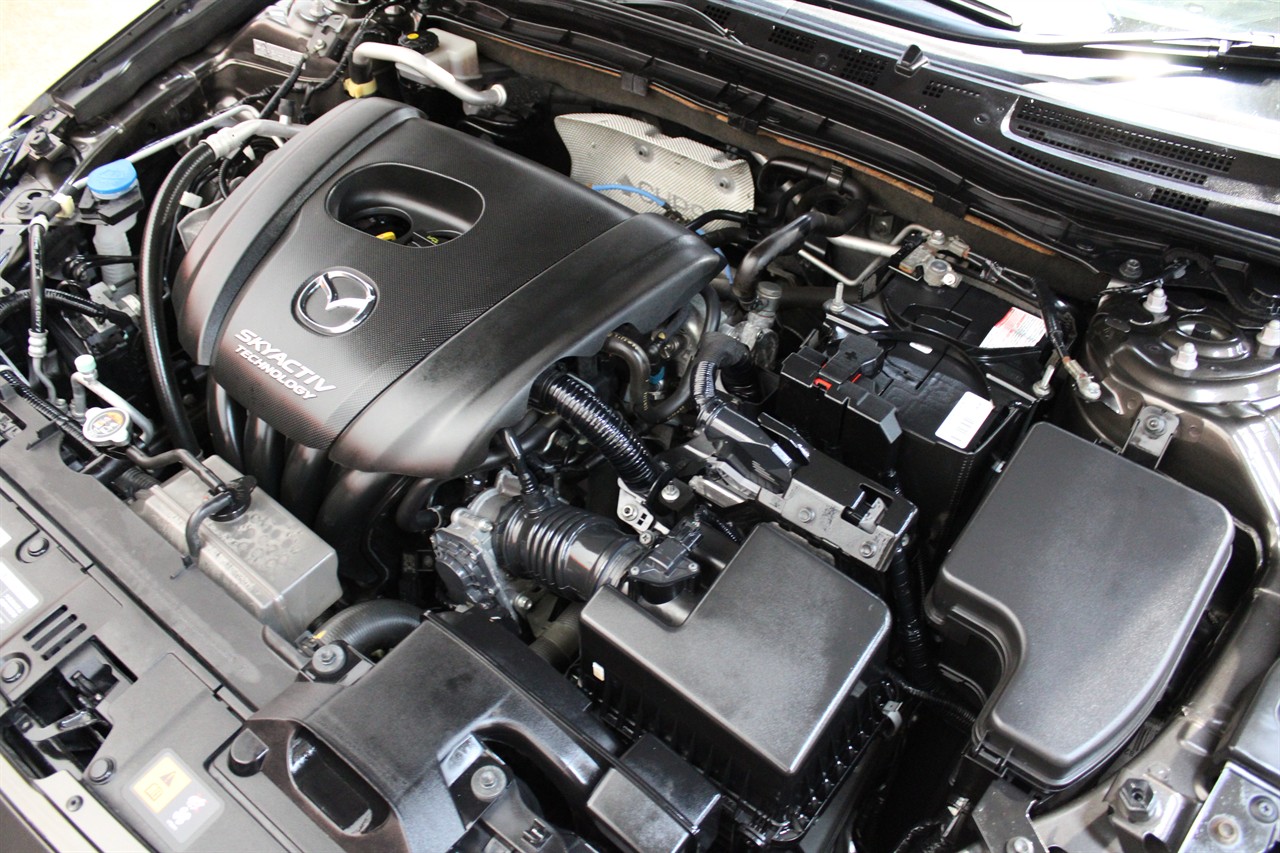 2013 Mazda Axela