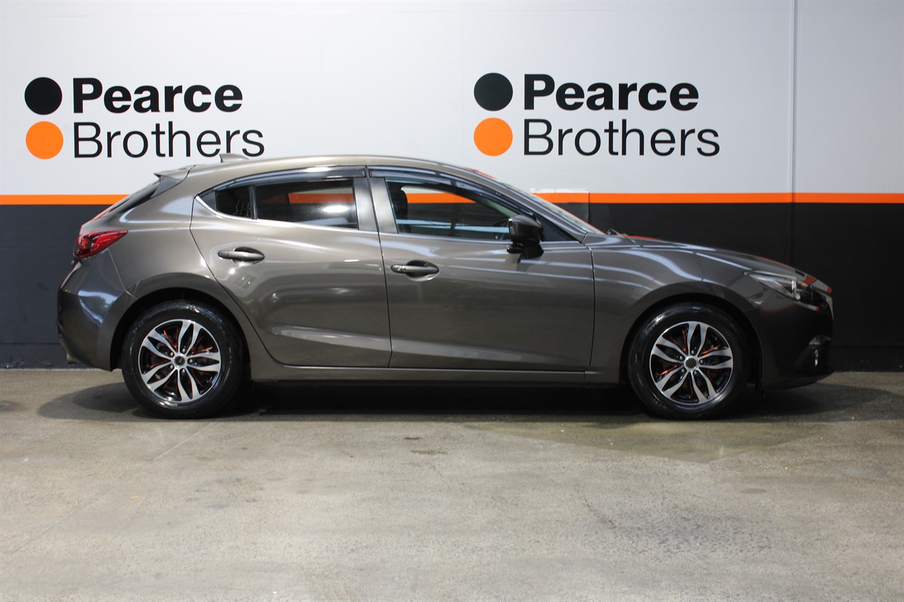 2013 Mazda Axela