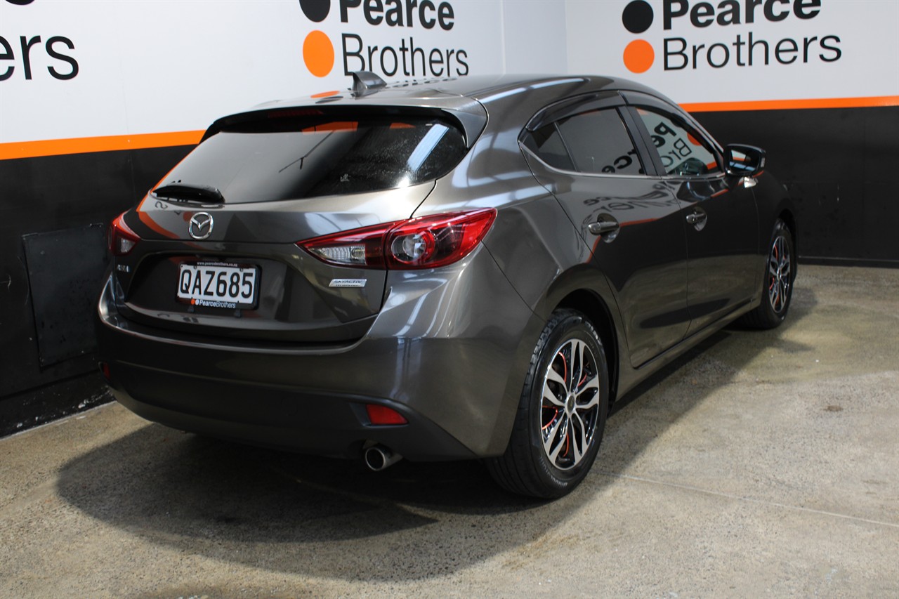 2013 Mazda Axela