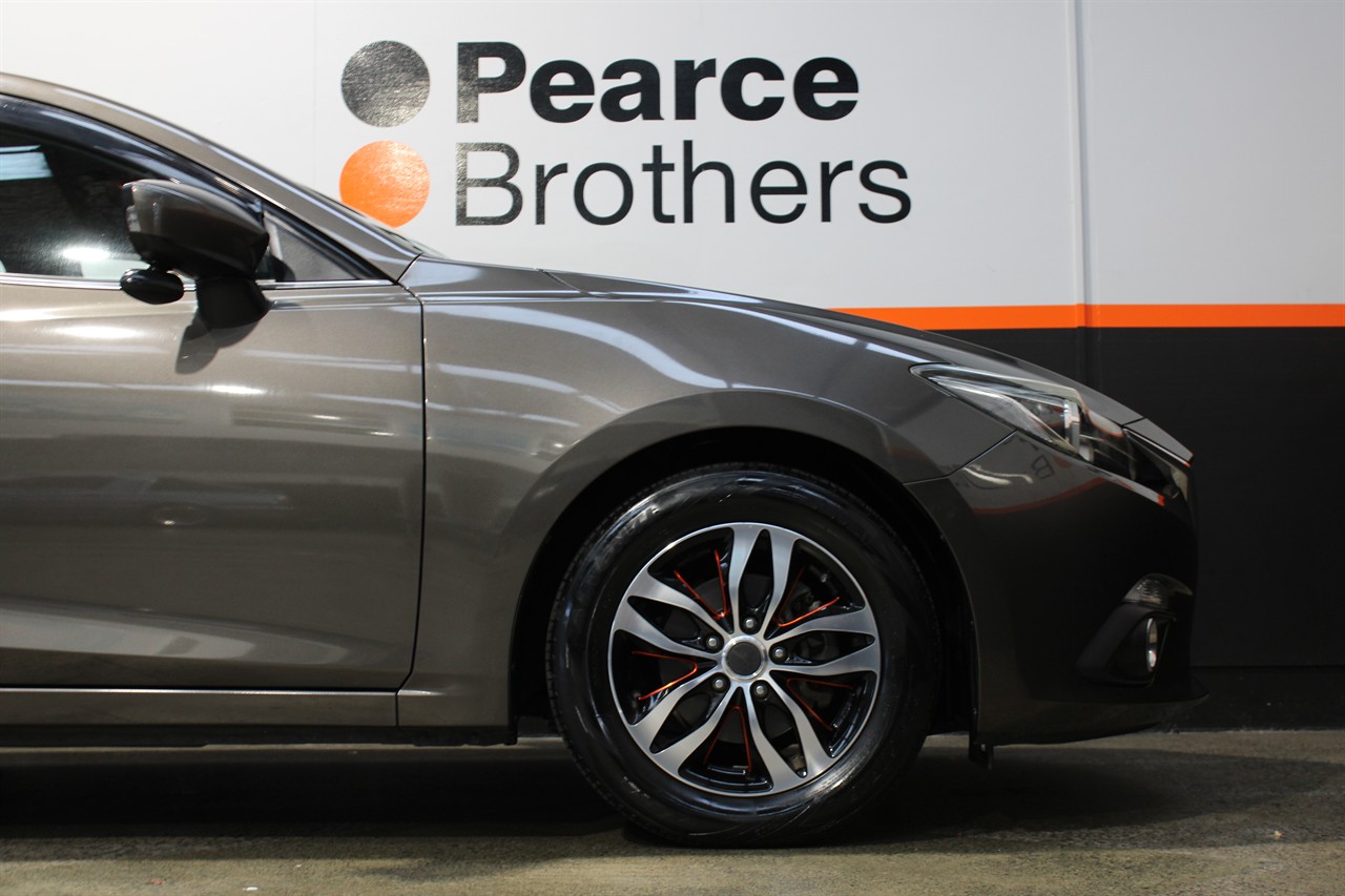 2013 Mazda Axela