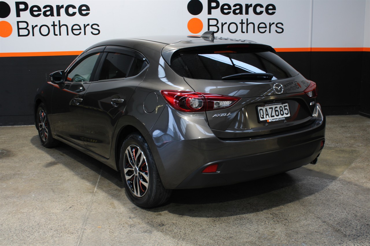 2013 Mazda Axela
