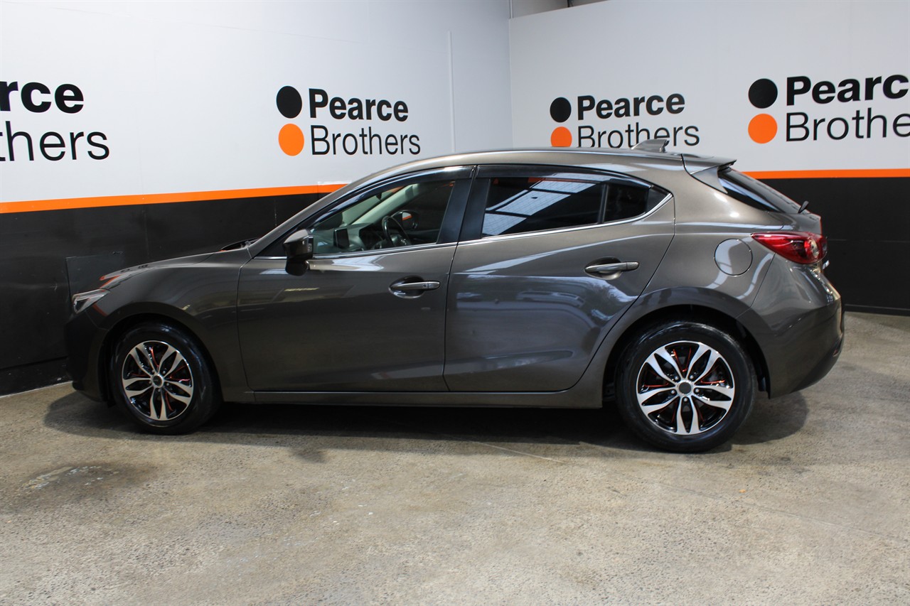 2013 Mazda Axela