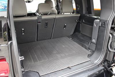 2023 Land Rover Defender - Thumbnail