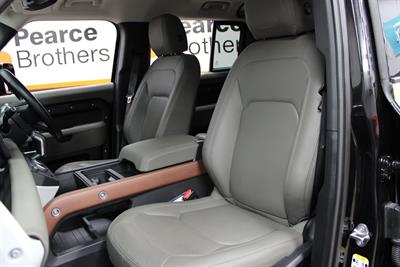 2023 Land Rover Defender - Thumbnail