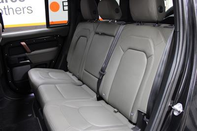 2023 Land Rover Defender - Thumbnail