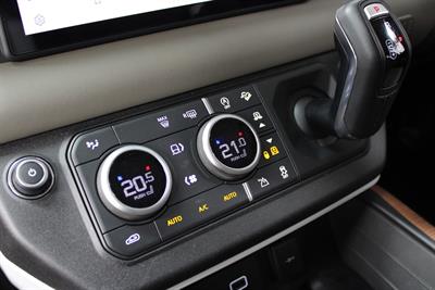 2023 Land Rover Defender - Thumbnail