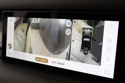2023 Land Rover Defender - Thumbnail