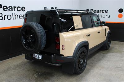2023 Land Rover Defender - Thumbnail