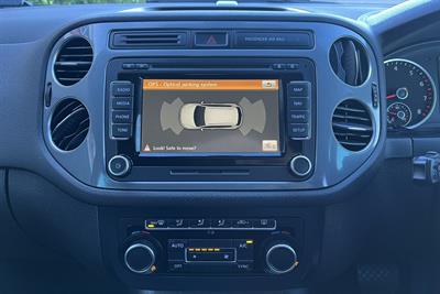 2015 Volkswagen TIGUAN - Thumbnail