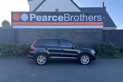 2015 Volkswagen TIGUAN - Thumbnail