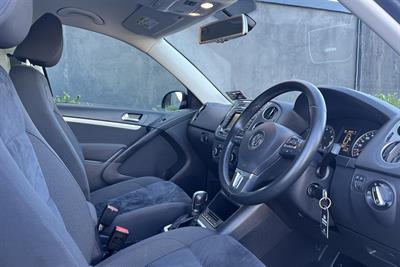 2015 Volkswagen TIGUAN - Thumbnail