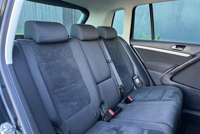 2015 Volkswagen TIGUAN - Thumbnail