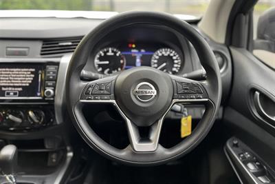2022 Nissan Navara - Thumbnail